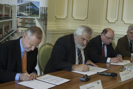 Richter_egyuttmukodesi_alairas_2015._majus_11_HD Richter_egyuttmukodesi_alairas_2015._majus_11_HD