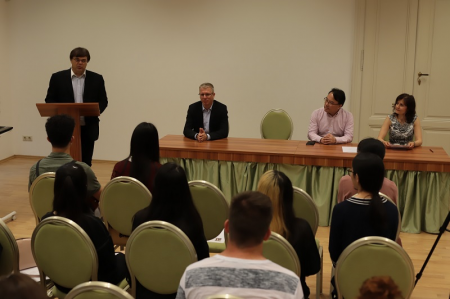 Konfuciusz_evzaro Konfuciusz_evzaro