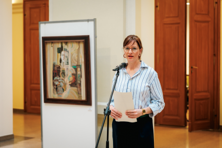 Dr. Váraljai Anna művészettörténész megnyitja Cs. Pataj Mihály kiállítását a Szegedi Tudományegyetemen Dr. Váraljai Anna művészettörténész megnyitja Cs. Pataj Mihály kiállítását a Szegedi Tudományegyetemen