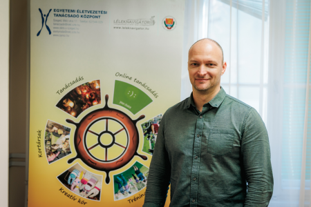 Tanacsado_portrek_S-4 Tanacsado_portrek_S-4