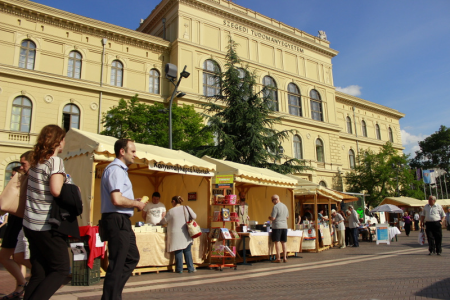 Konyvhet_satrak Konyvhet_satrak