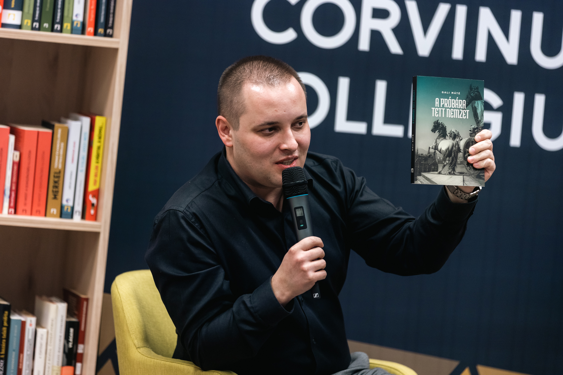 Dr. Gali Máté történész könyvbemutatóján a szegedi MCC képzési központban. Fotó: Sahin-Tóth István Dr. Gali Máté történész könyvbemutatóján a szegedi MCC képzési központban. Fotó: Sahin-Tóth István