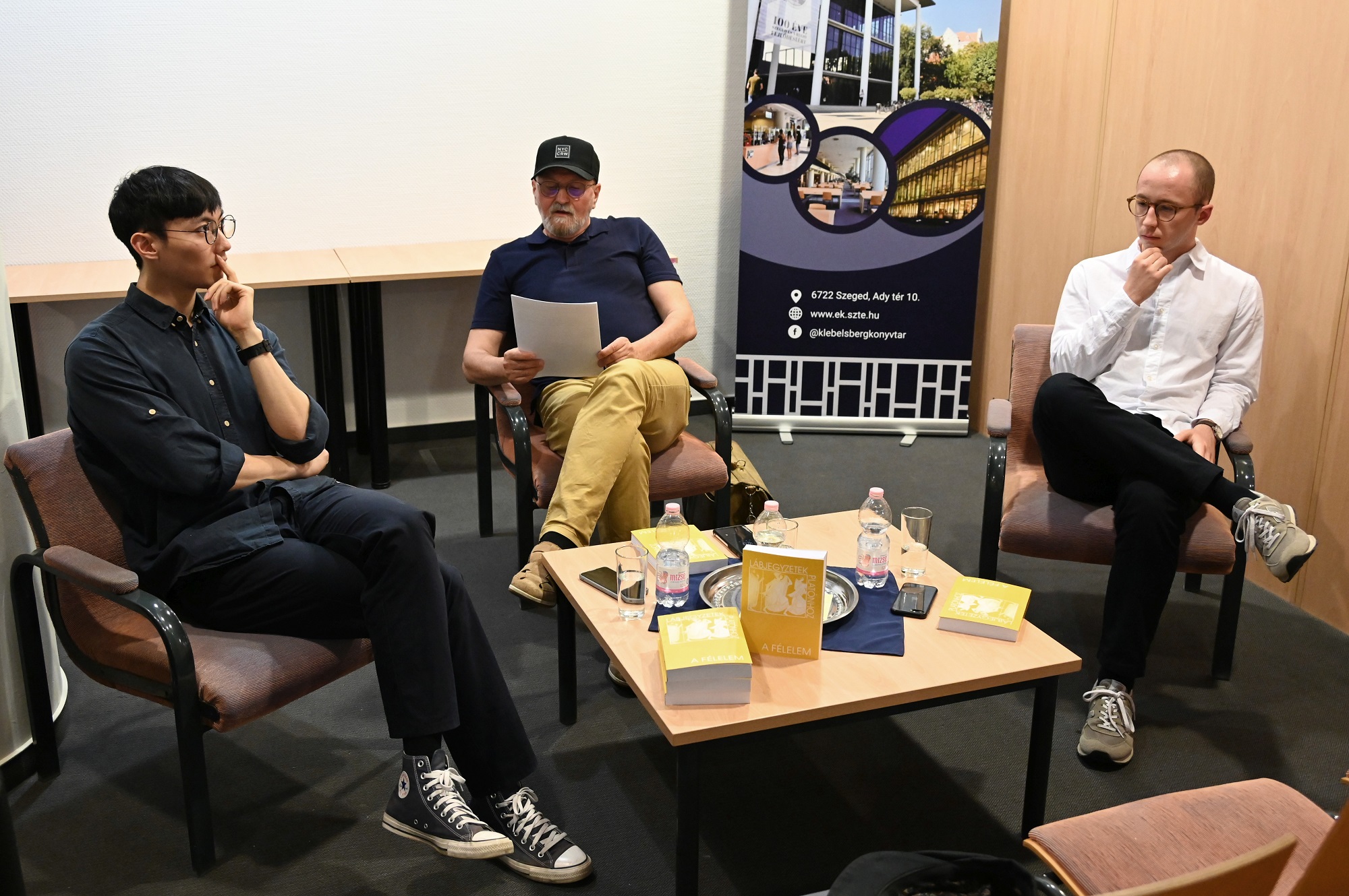 Áron, Laczkó Sándor és Pelyvás Gergő A félelem című kötet bemutatóján Áron, Laczkó Sándor és Pelyvás Gergő A félelem című kötet bemutatóján