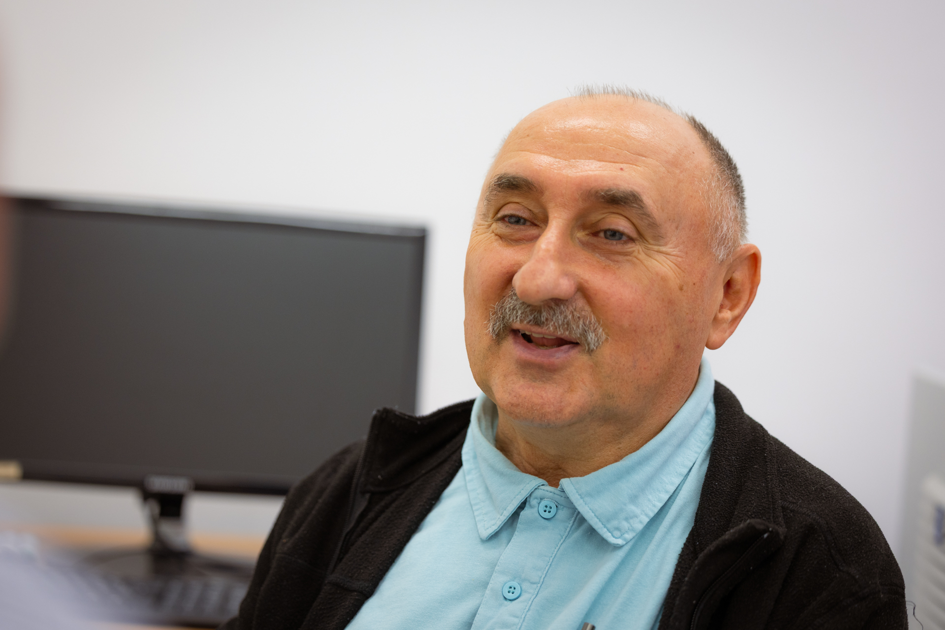 Prof. Dr. Hopp Béla, a Magyar Tudományos Akadémia doktora, az SZTE TTIK Fizikai Intézet intézetvezető egyetemi tanára Prof. Dr. Hopp Béla, a Magyar Tudományos Akadémia doktora, az SZTE TTIK Fizikai Intézet intézetvezető egyetemi tanára