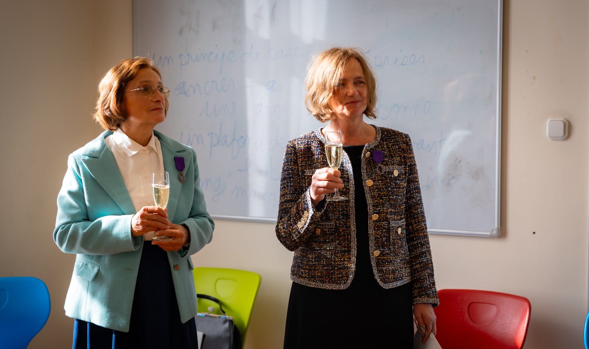 Gyimesi Timea irodalomkutató, egyetemi docens, az SZTE BTK Francia Tanszék vezetője és Farkas Ildikó szaktolmács, egyetemi adjunktus, a tanszék nyugalmazott oktatója Gyimesi Timea irodalomkutató, egyetemi docens, az SZTE BTK Francia Tanszék vezetője és Farkas Ildikó szaktolmács, egyetemi adjunktus, a tanszék nyugalmazott oktatója